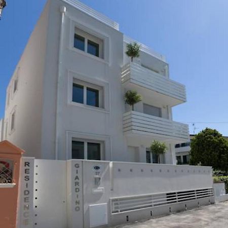 Residence Giardino Риччоне Экстерьер фото